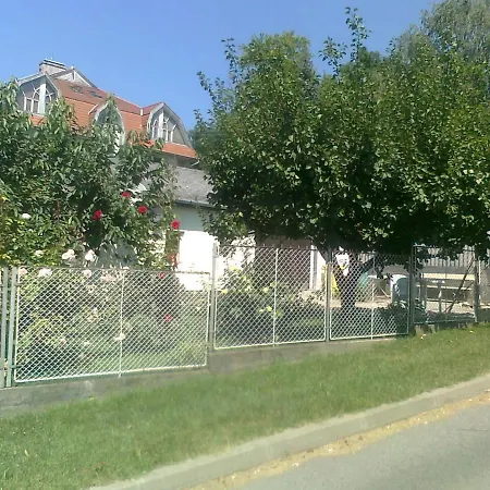 Berci Case de vacanță Balatonboglár